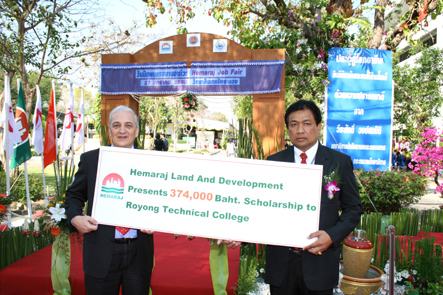 Hemaraj Donates Scholarship Cash to Rayong Technical College