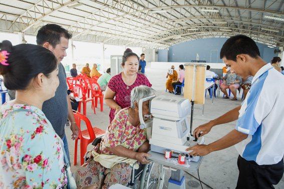 Hemaraj Provides Free Mobile Eye Exams and Free Glasses to Community in Rayong